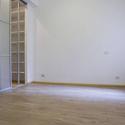 Location d’un appartement meublé de 3 pièces, 84 m², en centre-ville, Belgrade, Serbie